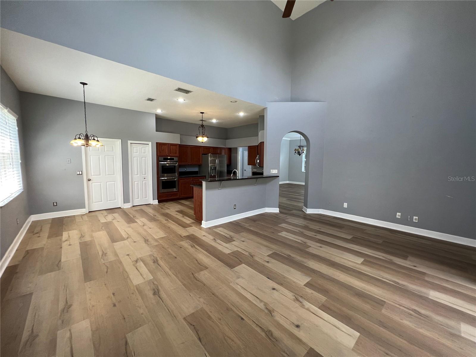 5404 AVENAL DR