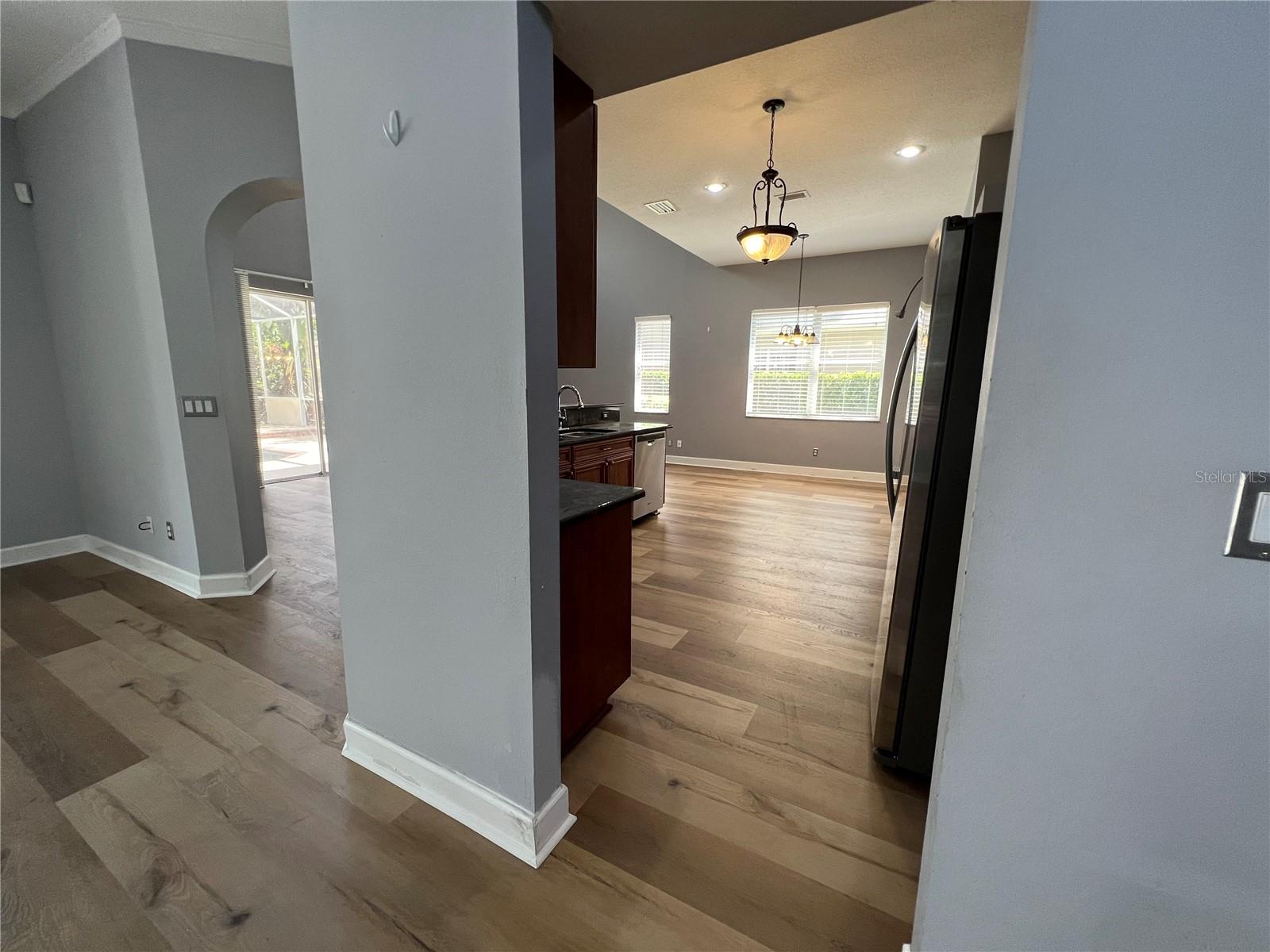 5404 AVENAL DR