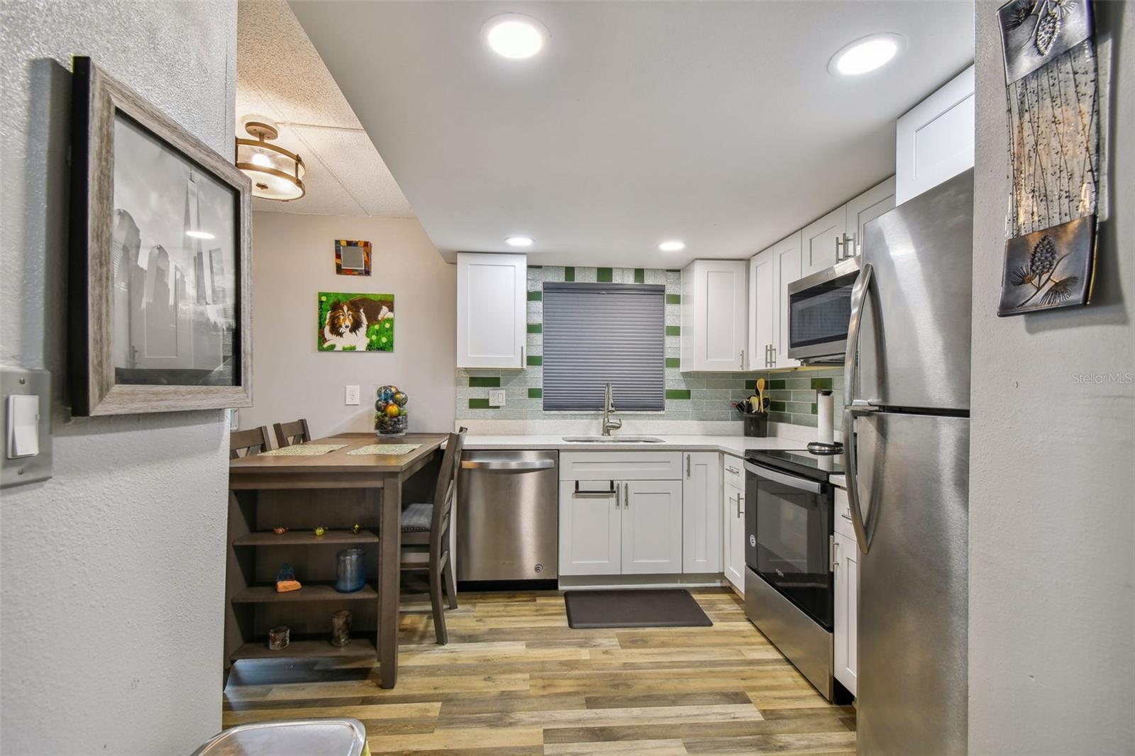 8823 BAY POINTE DR #106