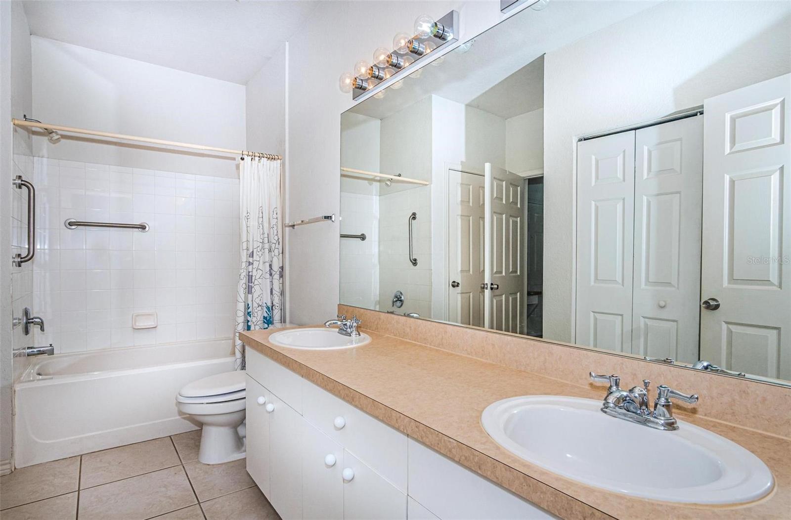 4305 BAYSIDE VILLAGE DR #304