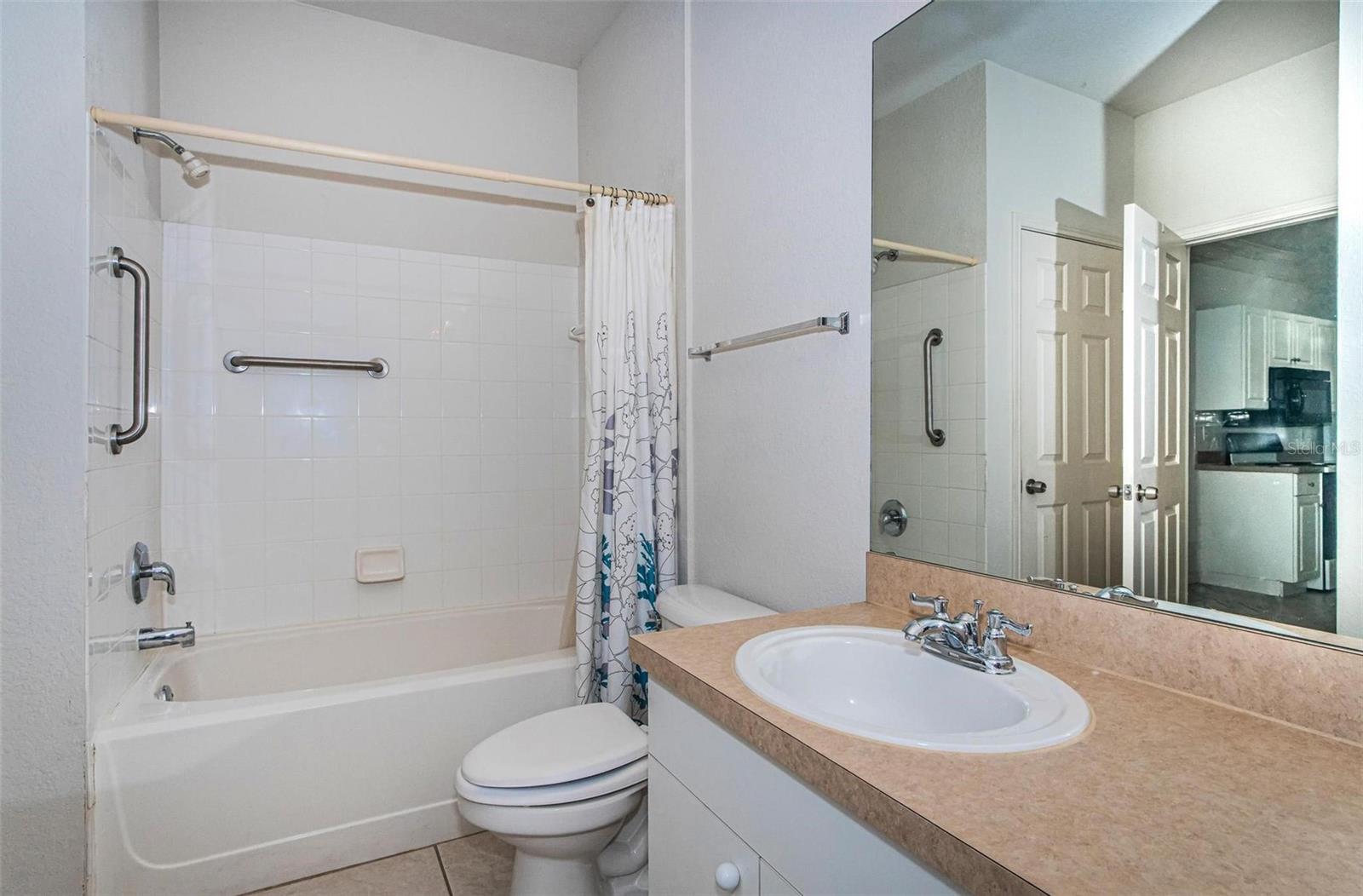 4305 BAYSIDE VILLAGE DR #304