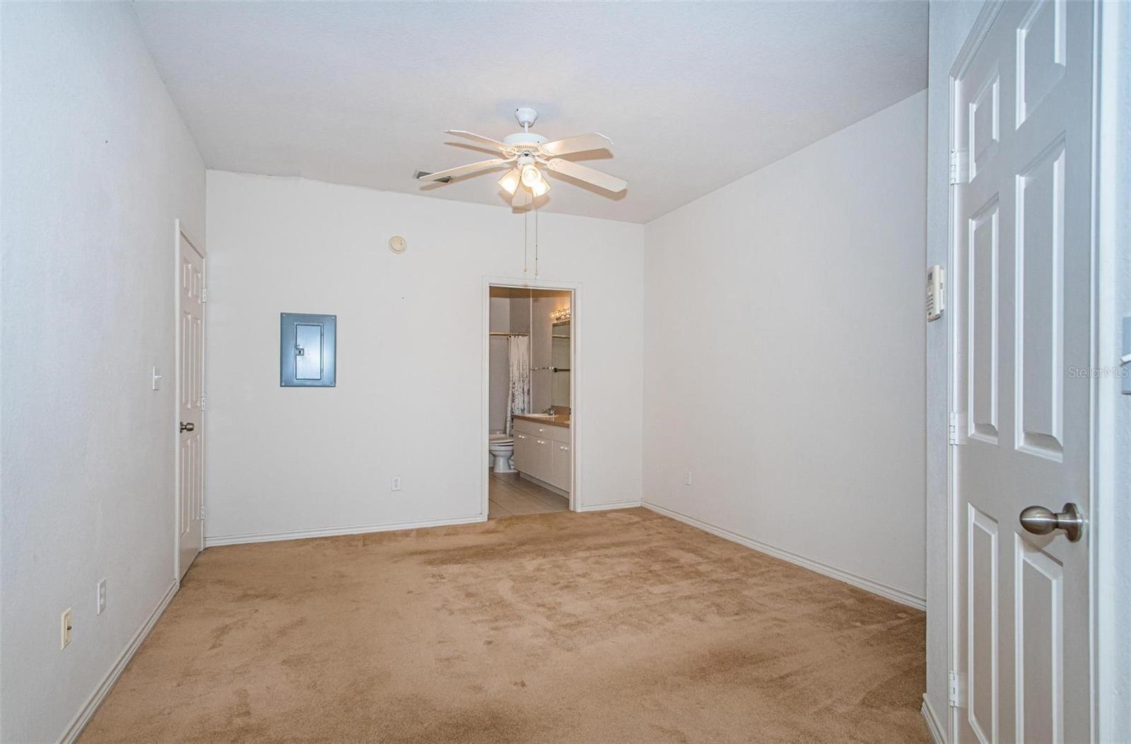 4305 BAYSIDE VILLAGE DR #304