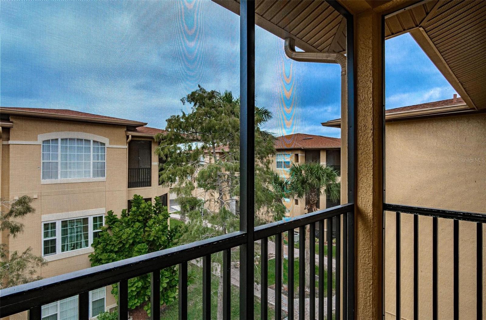 4305 BAYSIDE VILLAGE DR #304