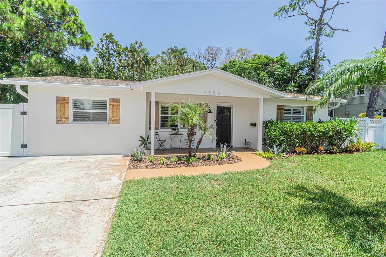 4855 HUNTINGTON ST NE