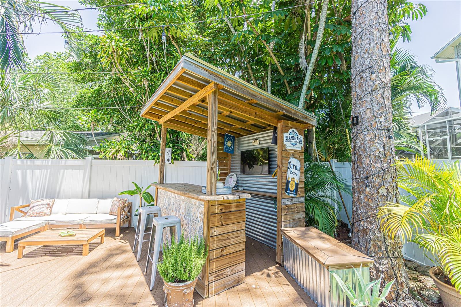 4855 HUNTINGTON ST NE