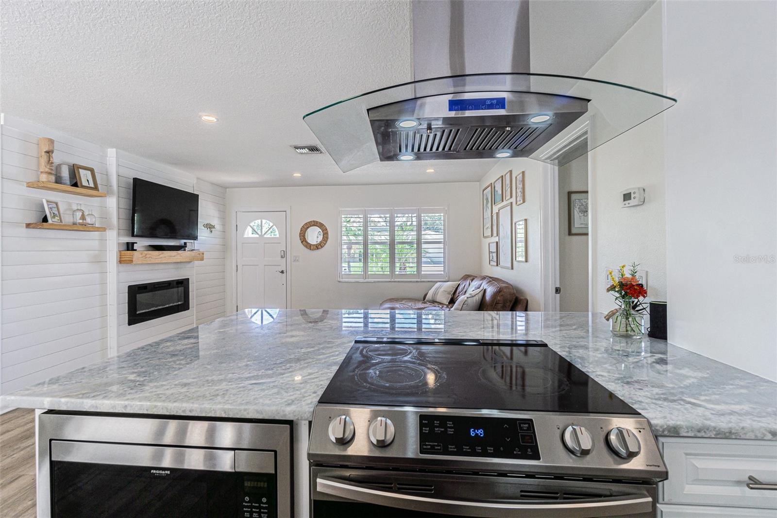 4855 HUNTINGTON ST NE