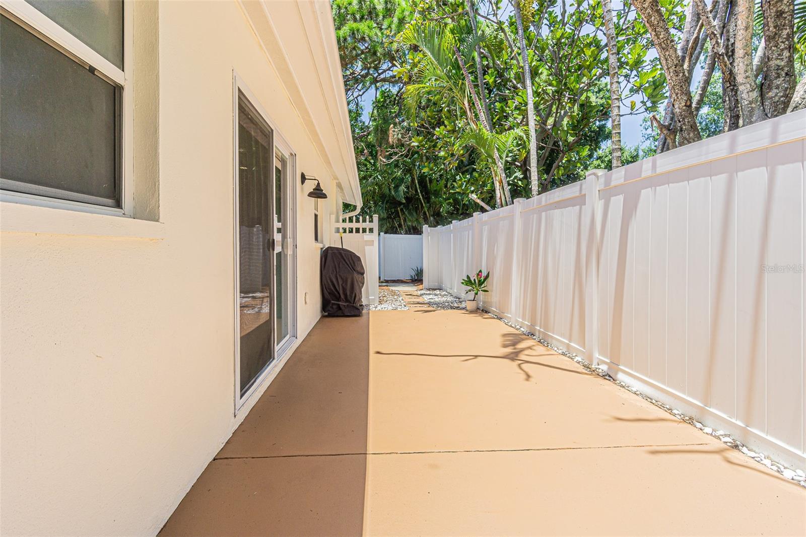 4855 HUNTINGTON ST NE