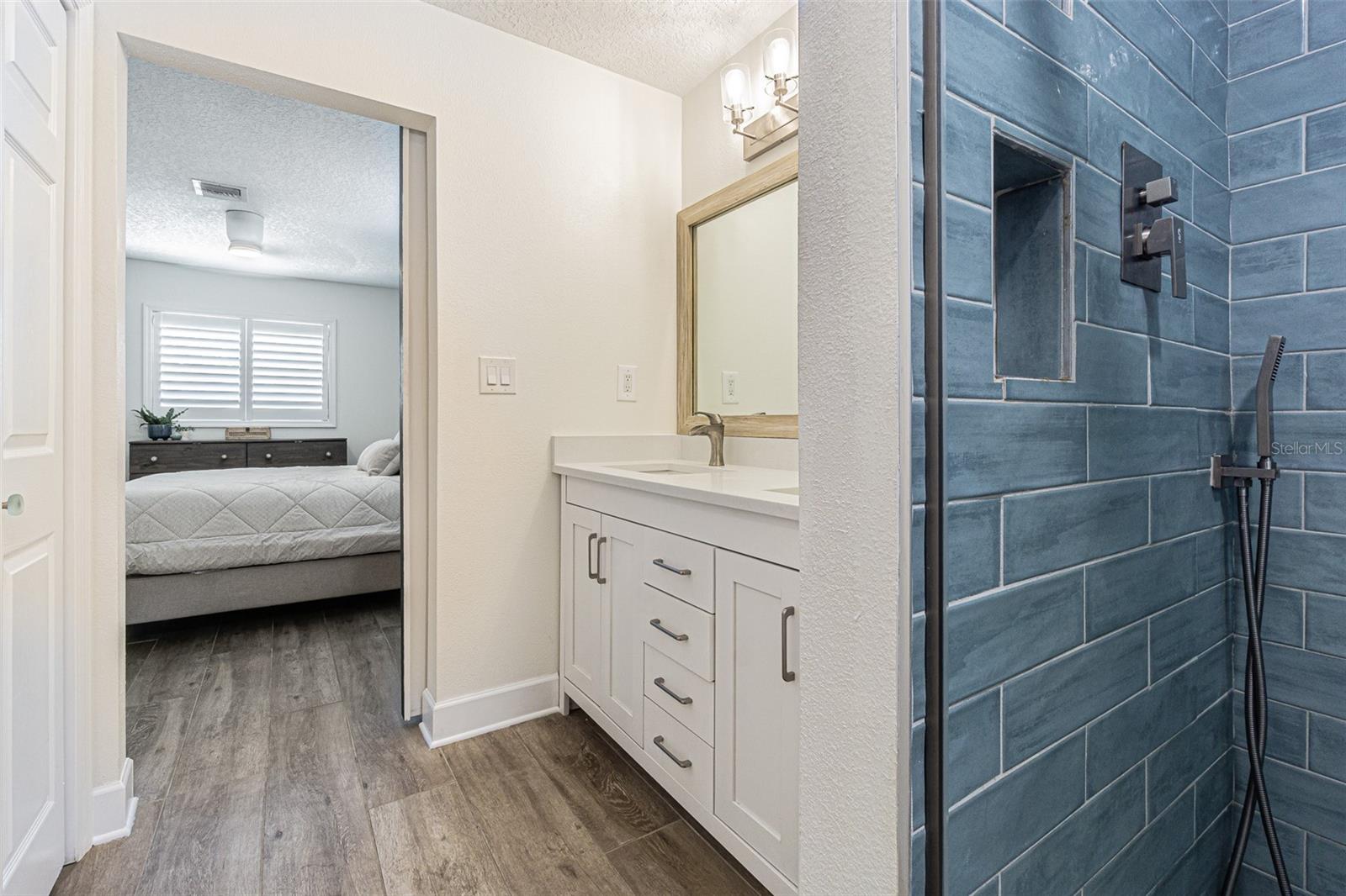 4855 HUNTINGTON ST NE