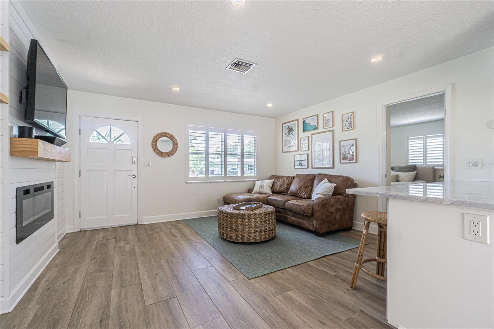 4855 HUNTINGTON ST NE