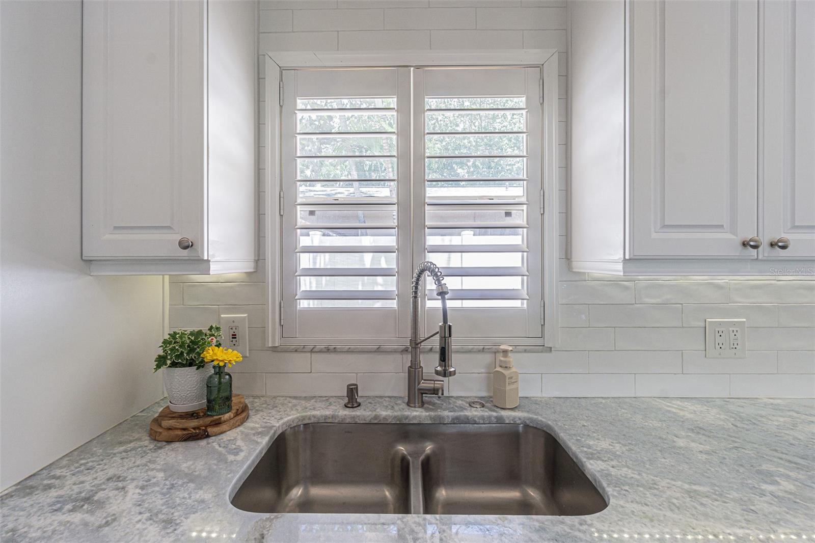 4855 HUNTINGTON ST NE