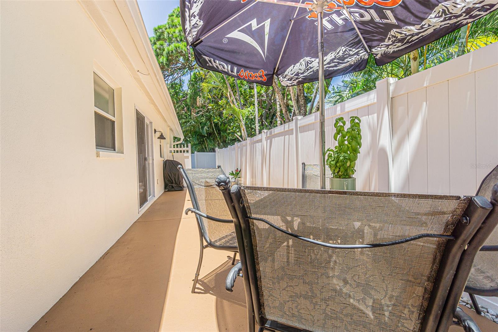 4855 HUNTINGTON ST NE