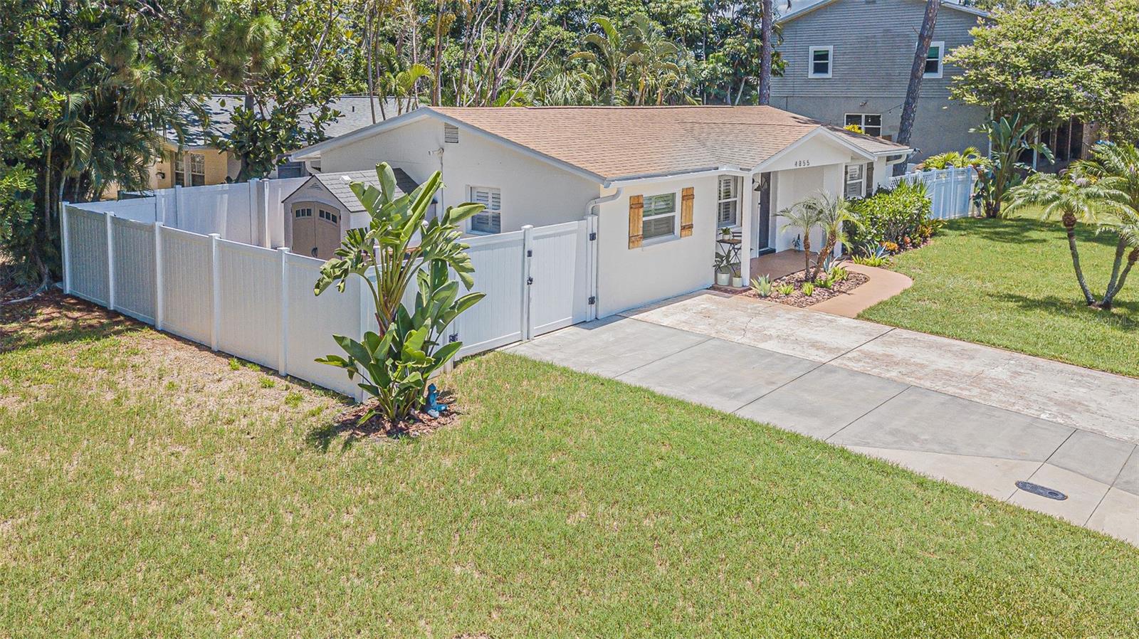 4855 HUNTINGTON ST NE