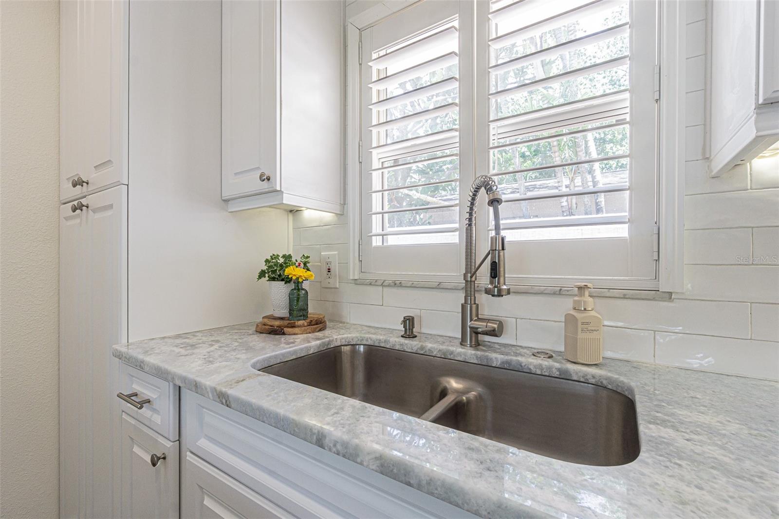 4855 HUNTINGTON ST NE