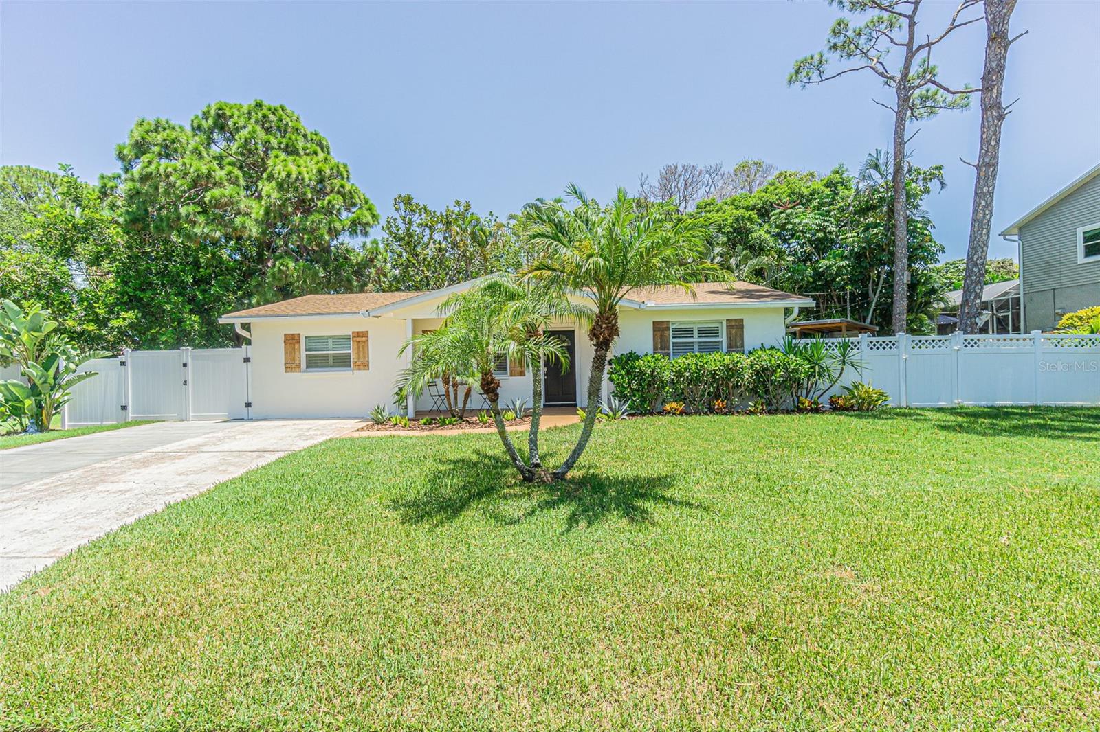 4855 HUNTINGTON ST NE