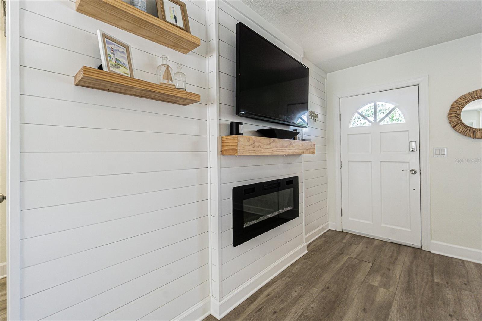 4855 HUNTINGTON ST NE