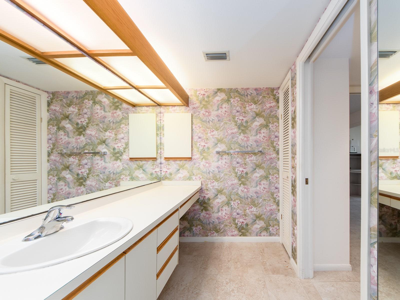 3062 EASTLAND BLVD #302D