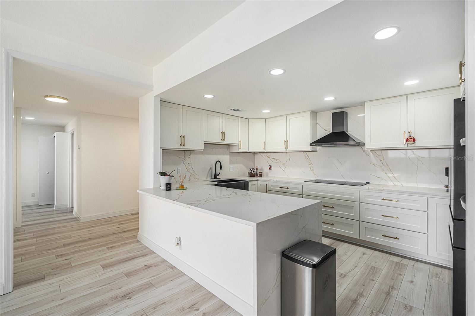 6 BELLEVIEW BLVD #708