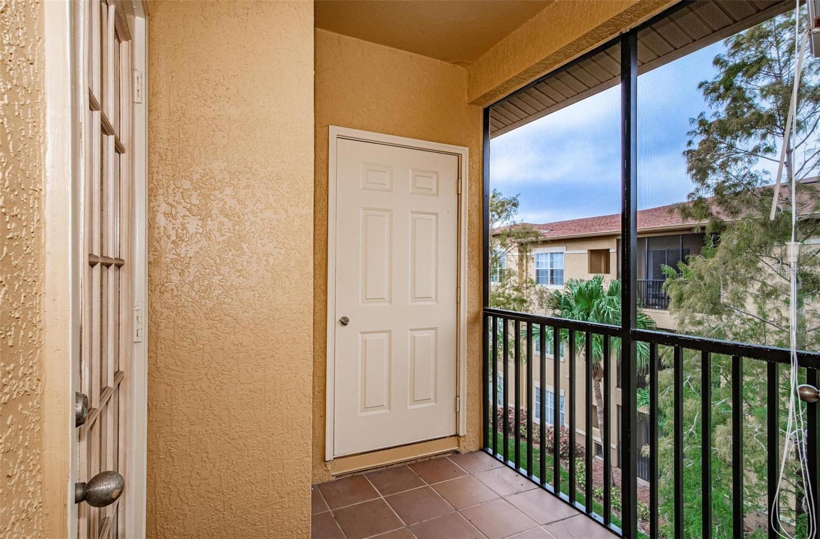 4305 BAYSIDE VILLAGE DR #304