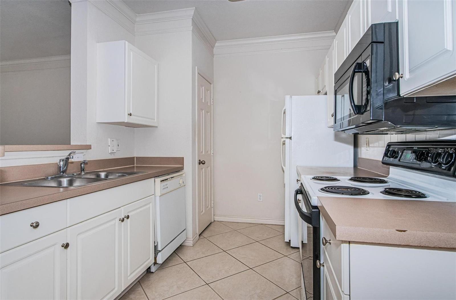 4305 BAYSIDE VILLAGE DR #304