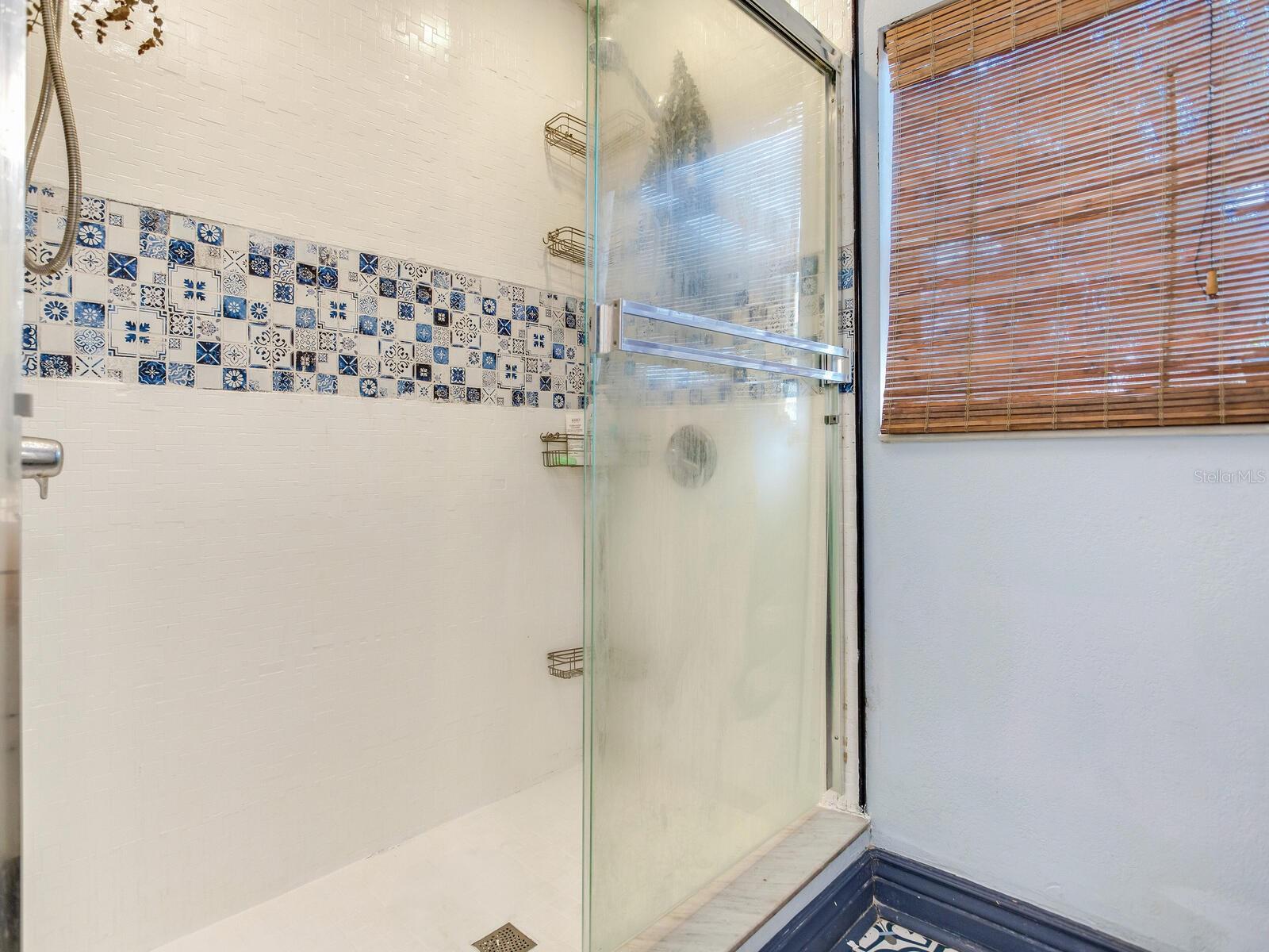 809 E NEW ORLEANS AVE