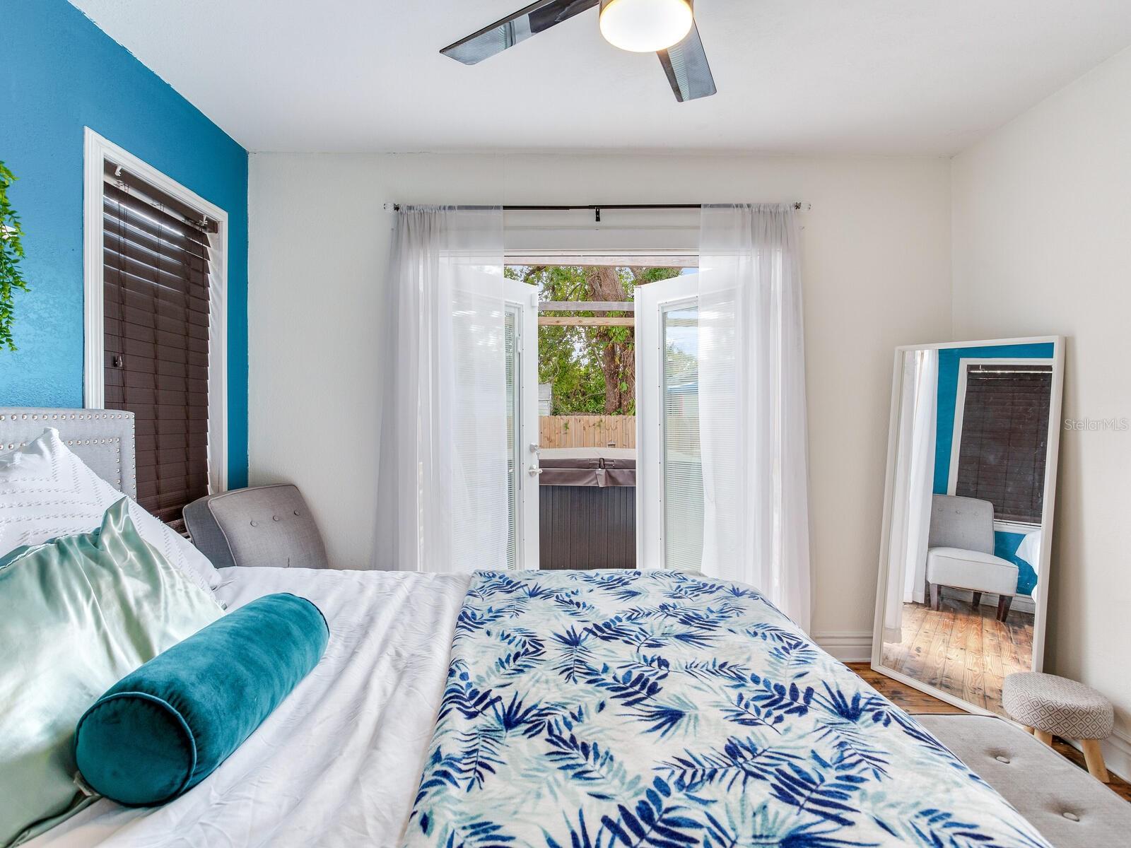 809 E NEW ORLEANS AVE