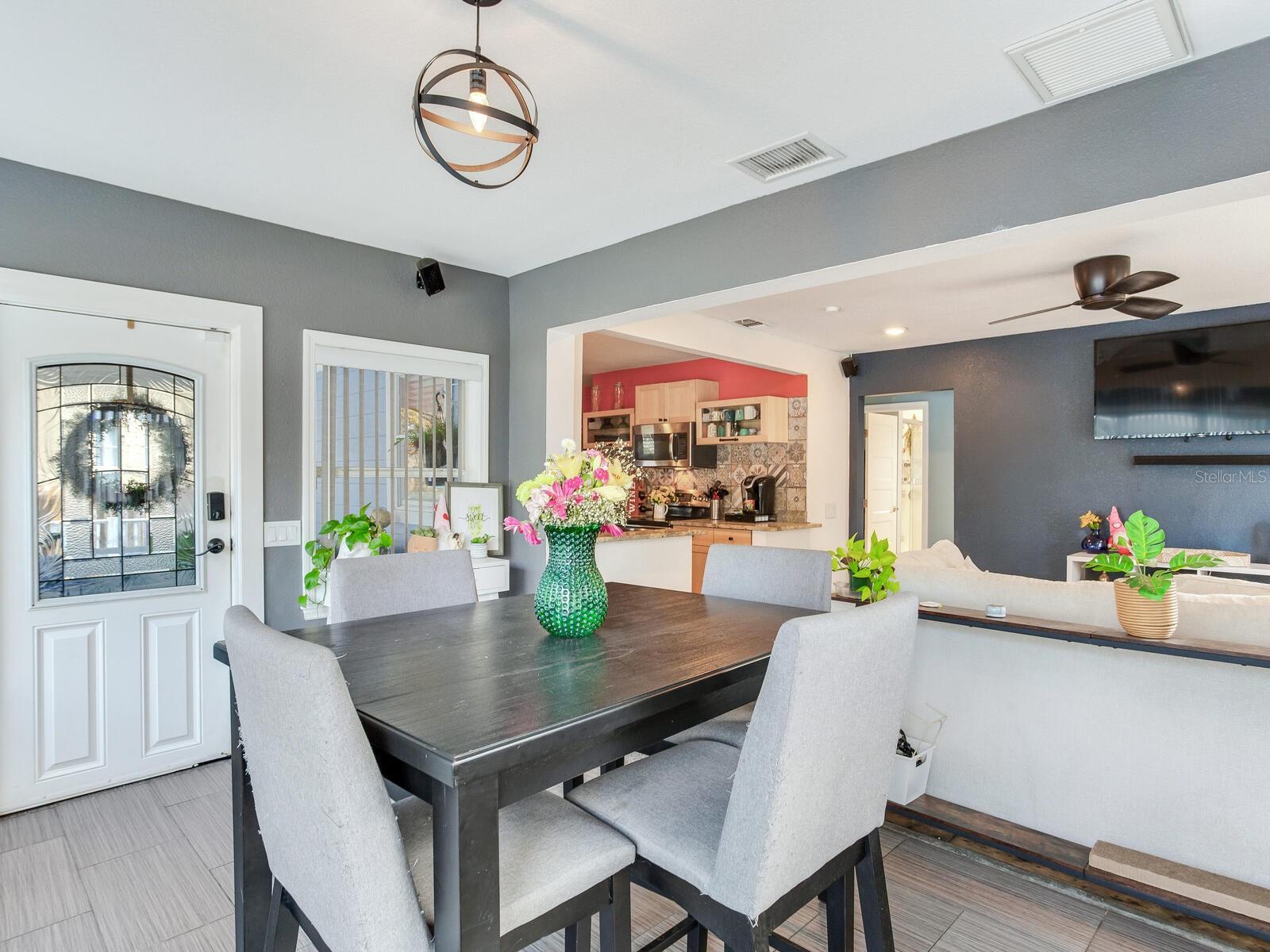 809 E NEW ORLEANS AVE