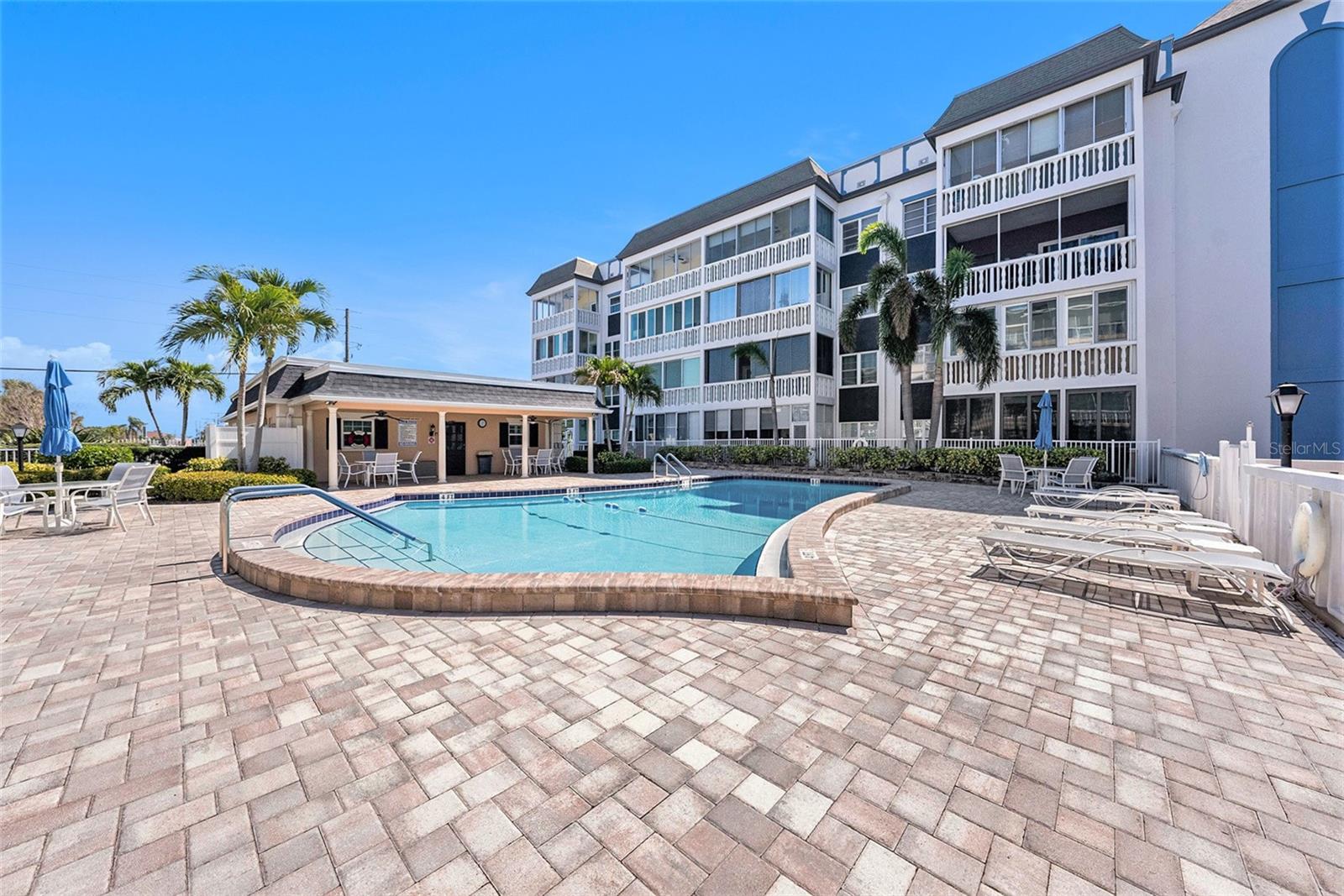 139 BLUFF VIEW DR #105