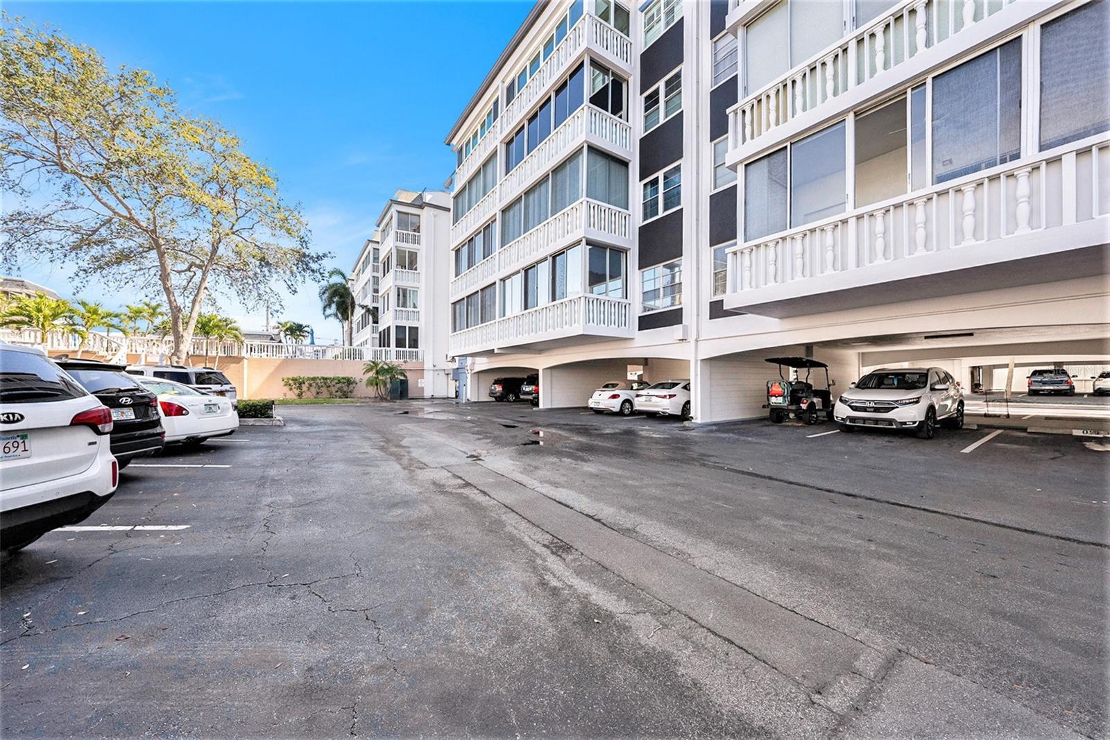 139 BLUFF VIEW DR #105