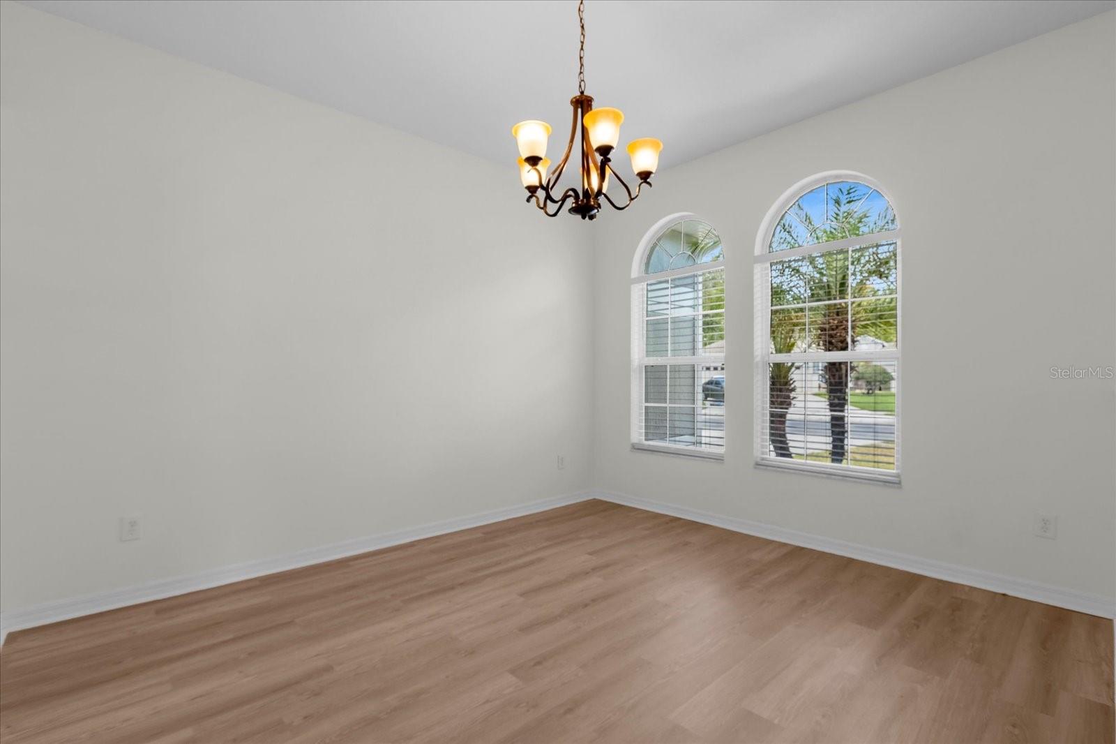 14433 NOTTINGHAM WAY CIR