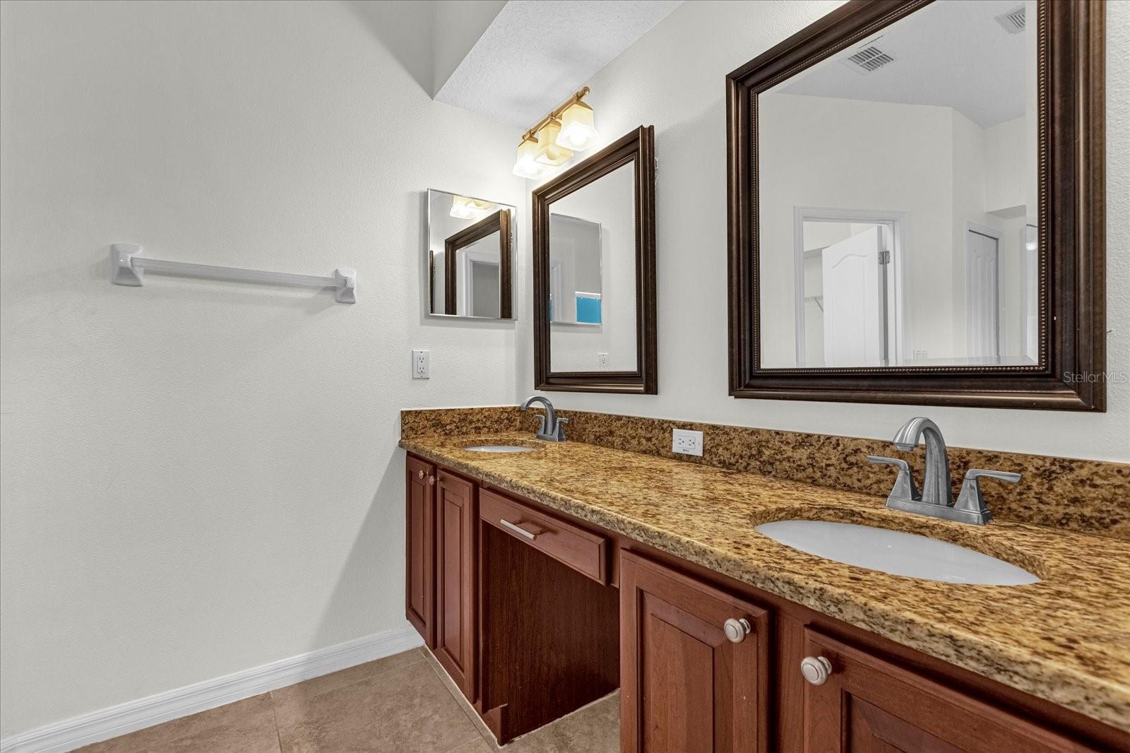 14433 NOTTINGHAM WAY CIR