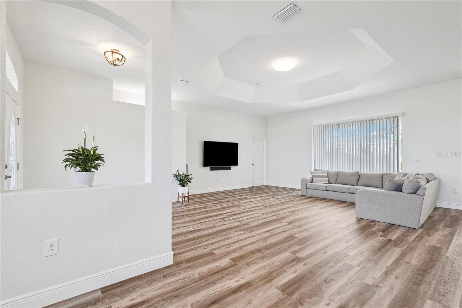 13096 LINZIA LN