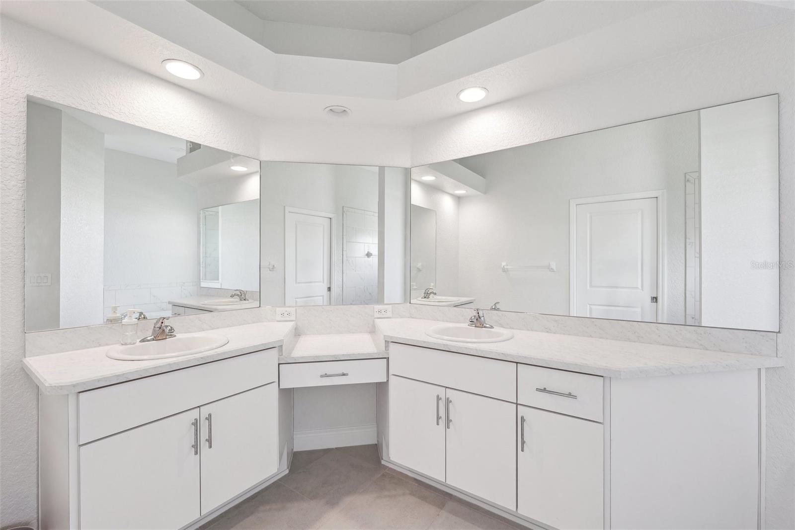 13096 LINZIA LN