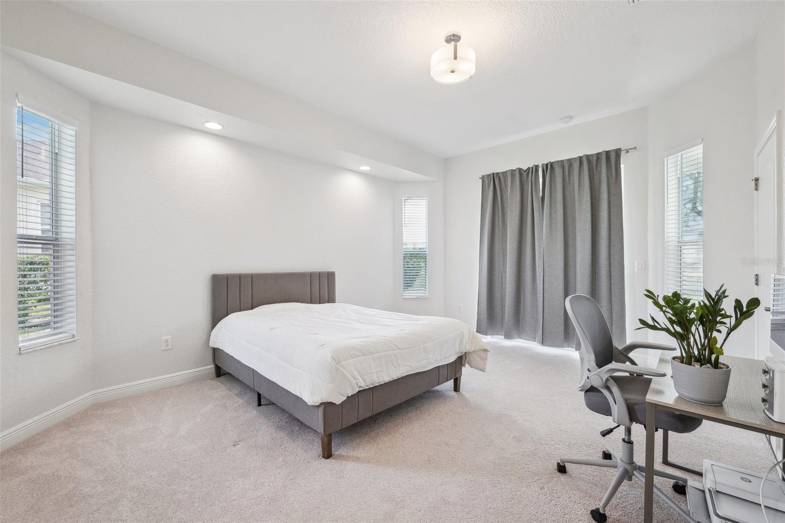 13096 LINZIA LN