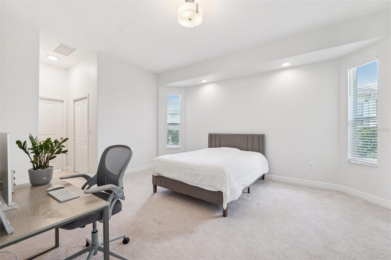 13096 LINZIA LN