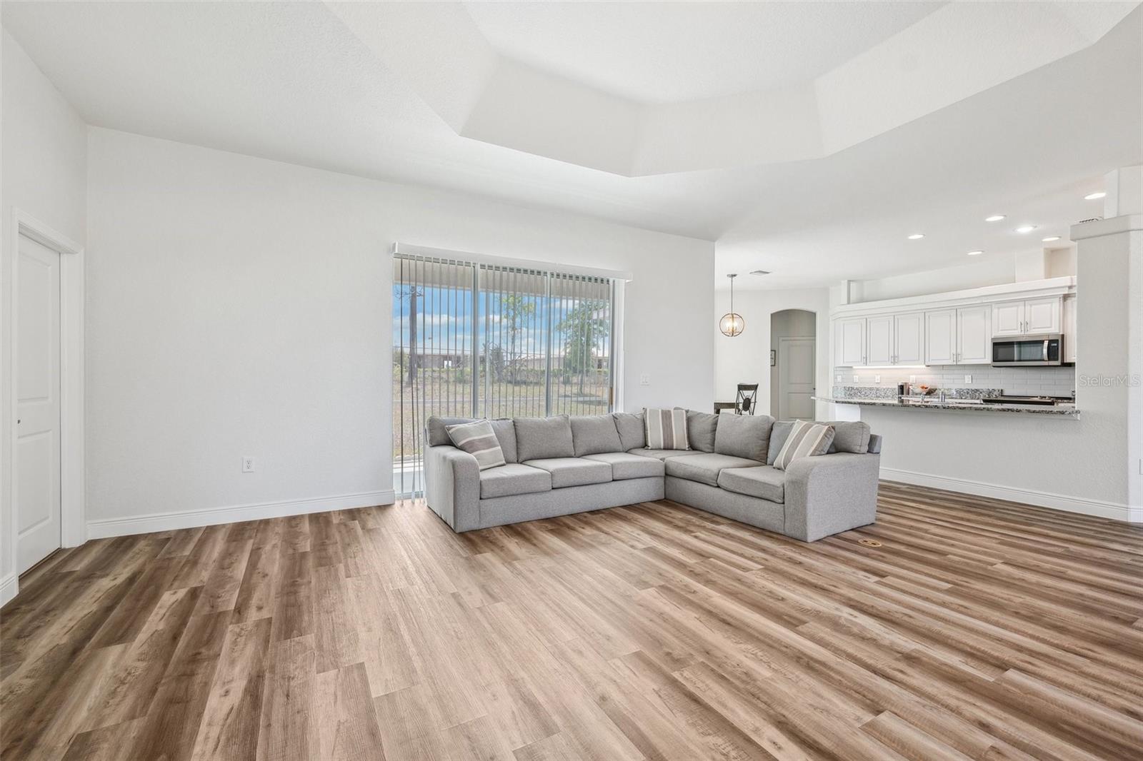 13096 LINZIA LN