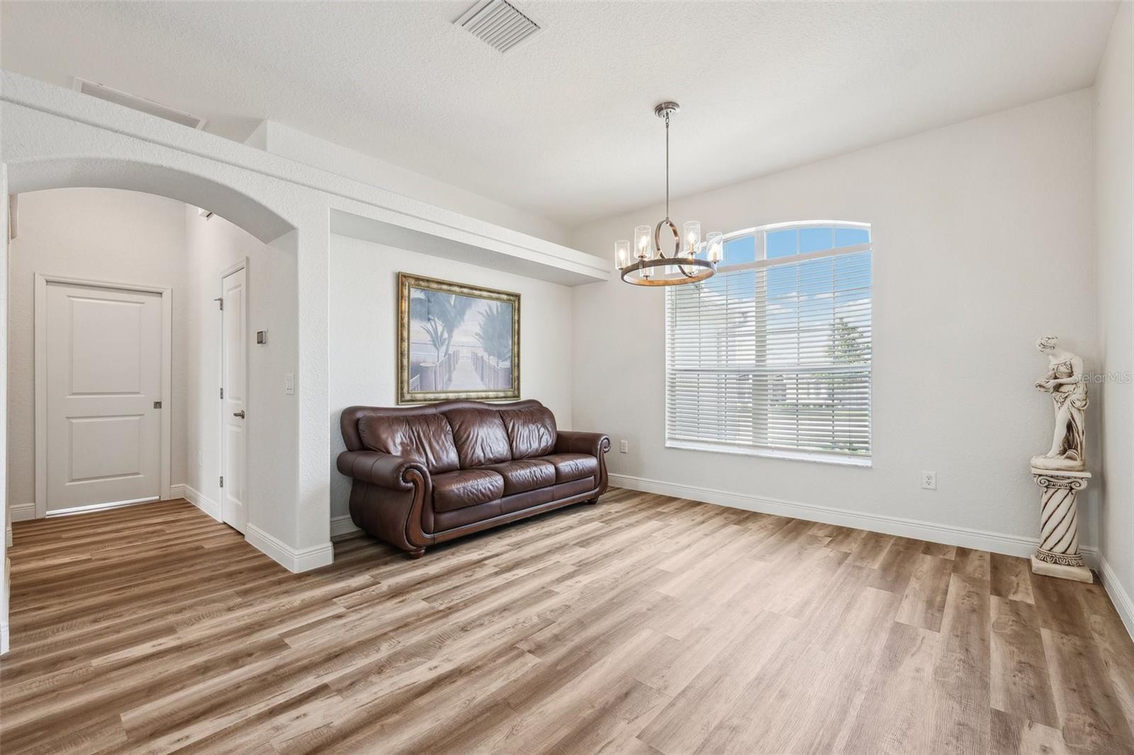 13096 LINZIA LN