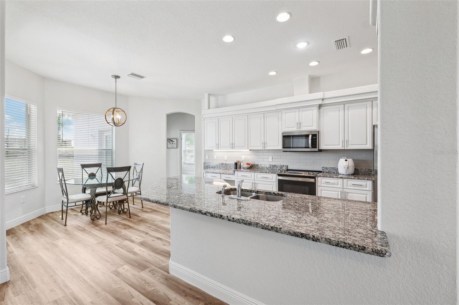 13096 LINZIA LN