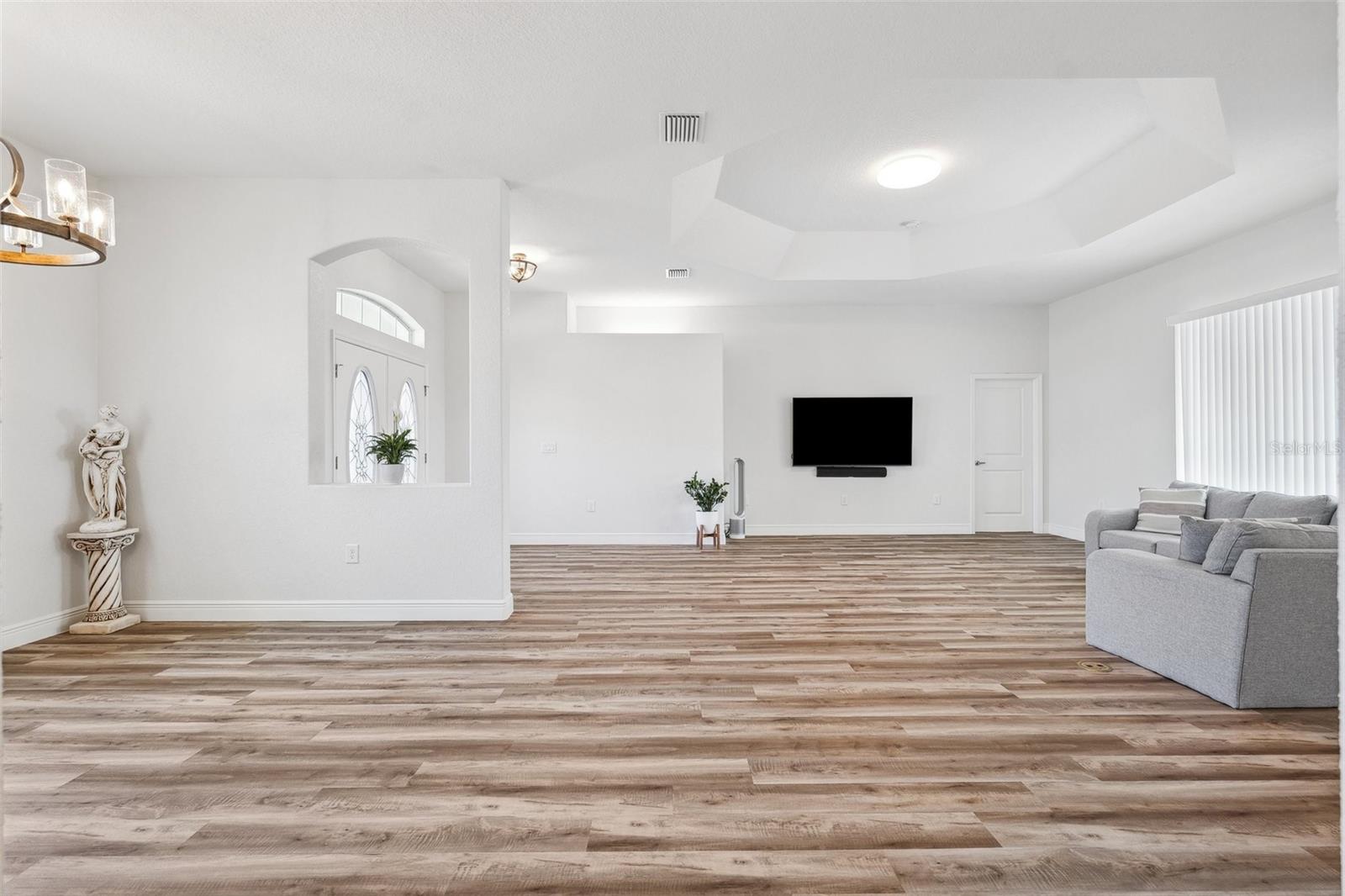 13096 LINZIA LN