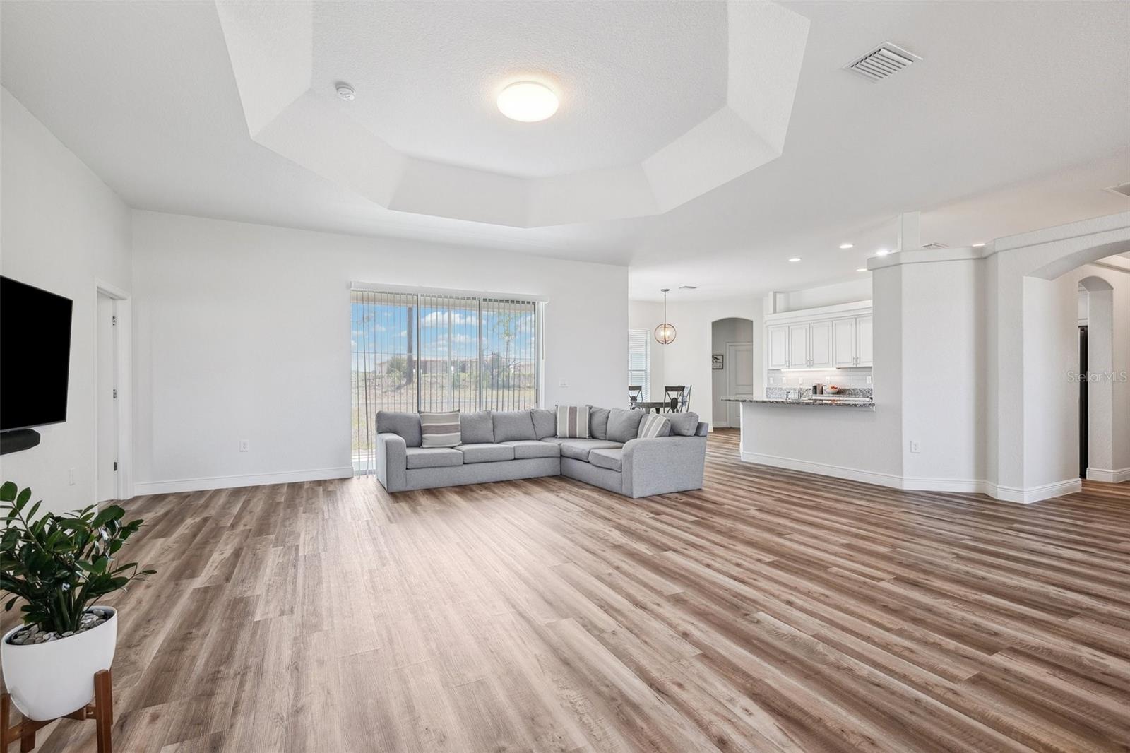 13096 LINZIA LN