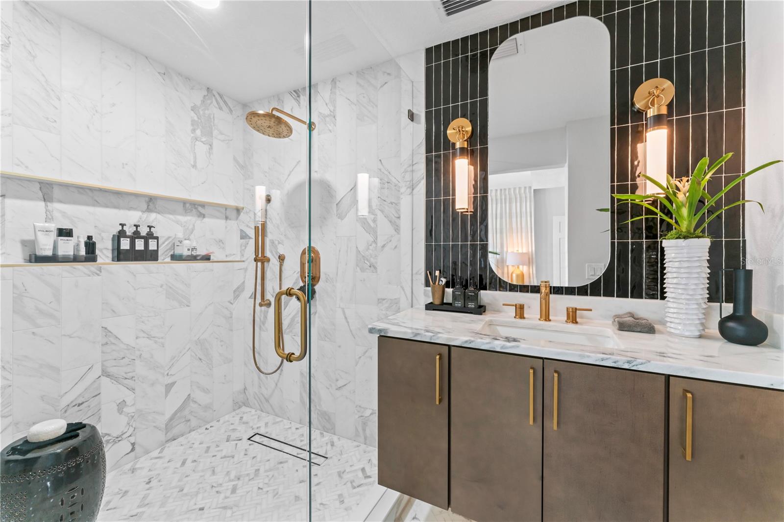 4950 BAYSHORE BLVD #27