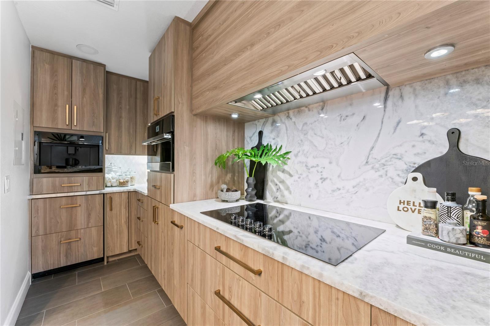 4950 BAYSHORE BLVD #27