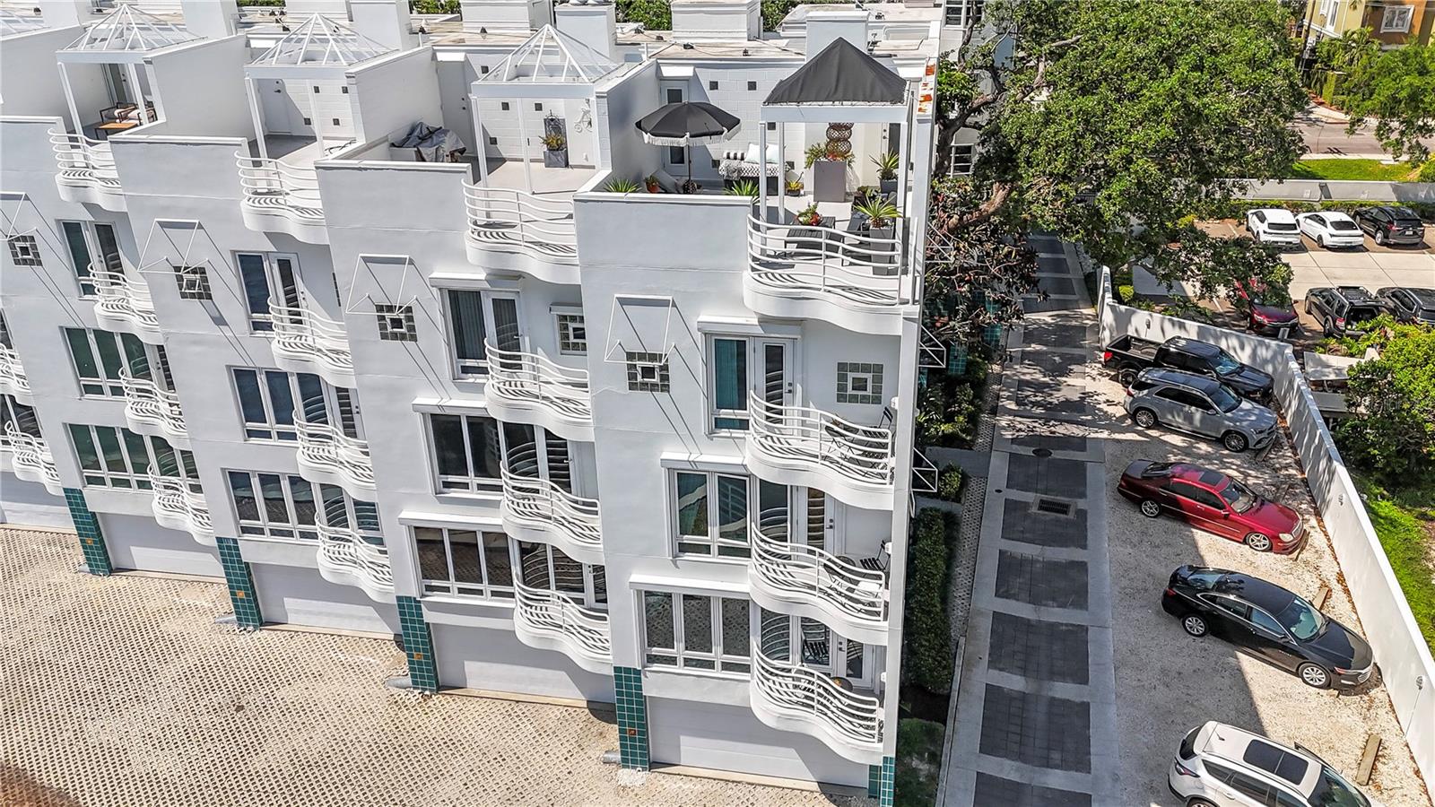 4950 BAYSHORE BLVD #27