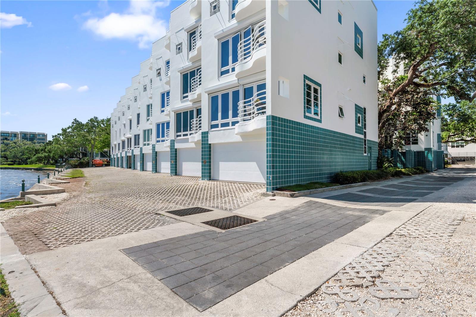 4950 BAYSHORE BLVD #27