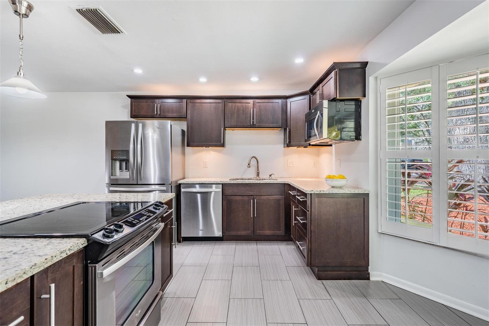 10 HARBOR COVE ST
