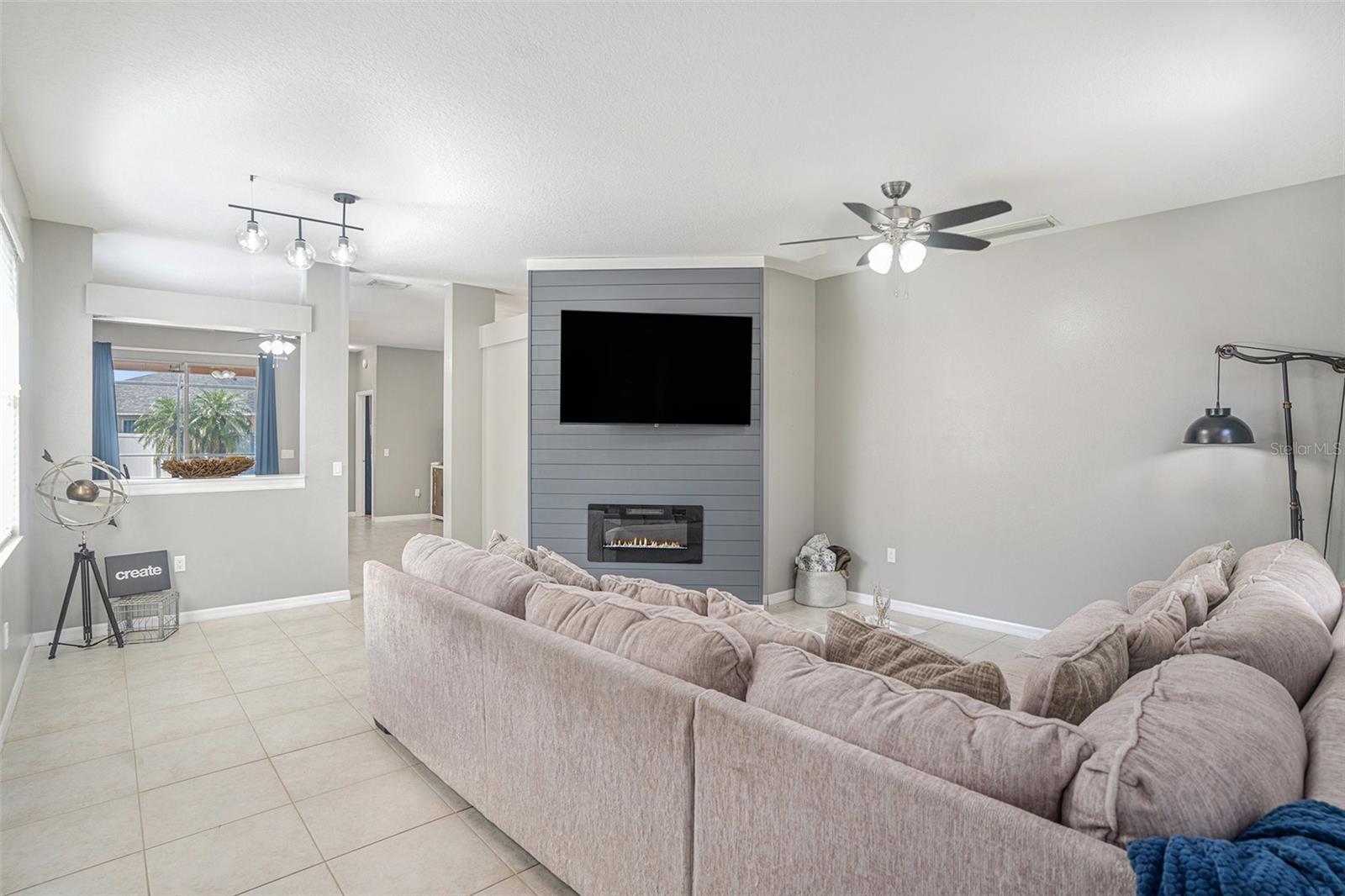 1135 MILLBROOK CIR