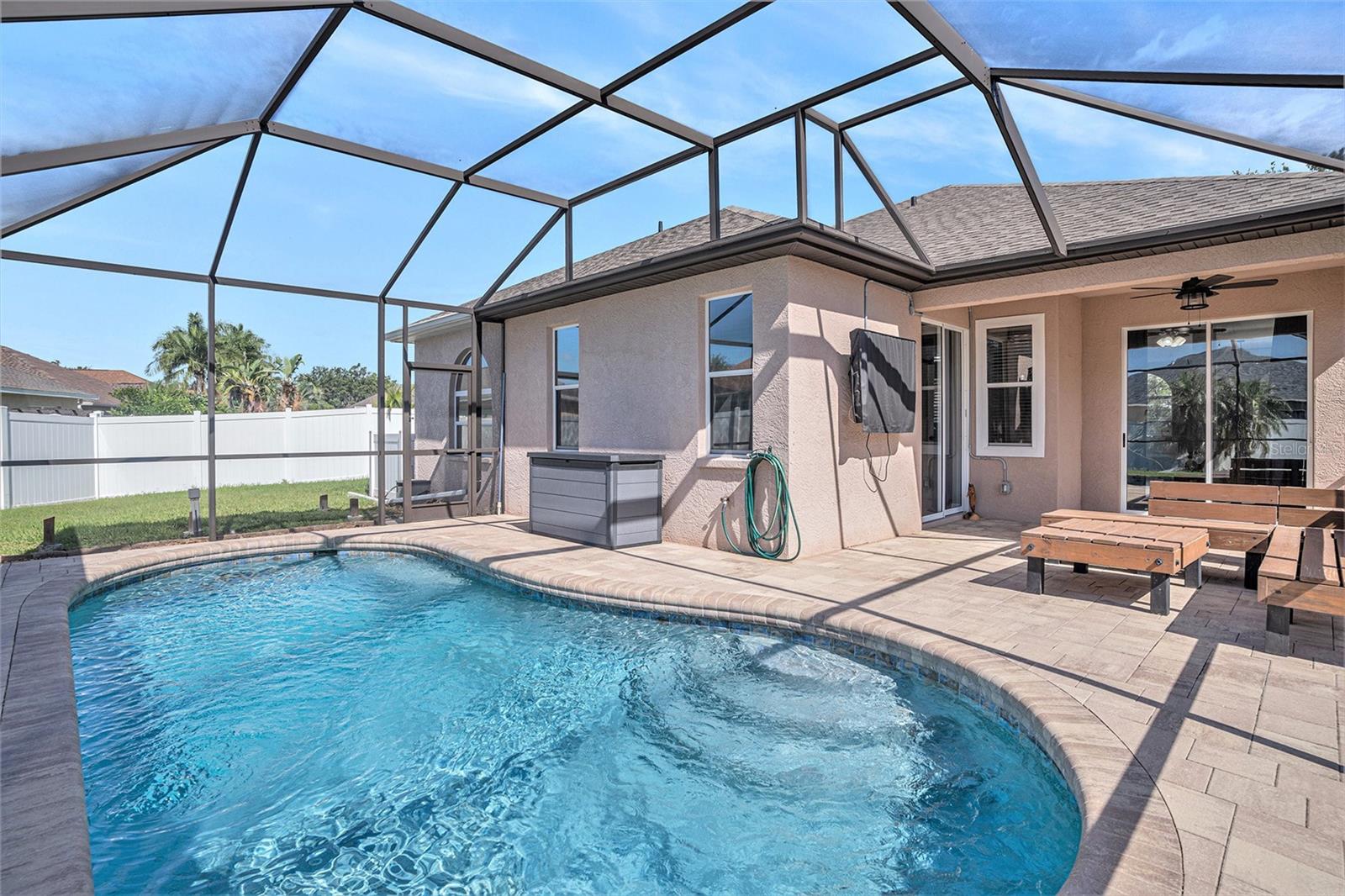 1135 MILLBROOK CIR