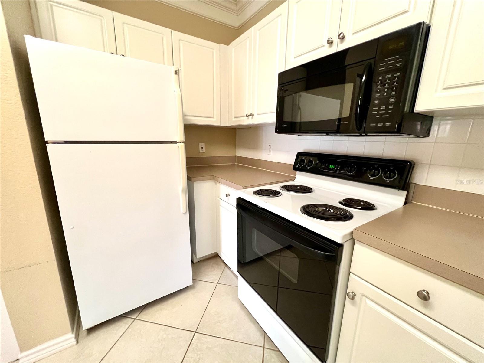 4333 BAYSIDE VILLAGE DR #327