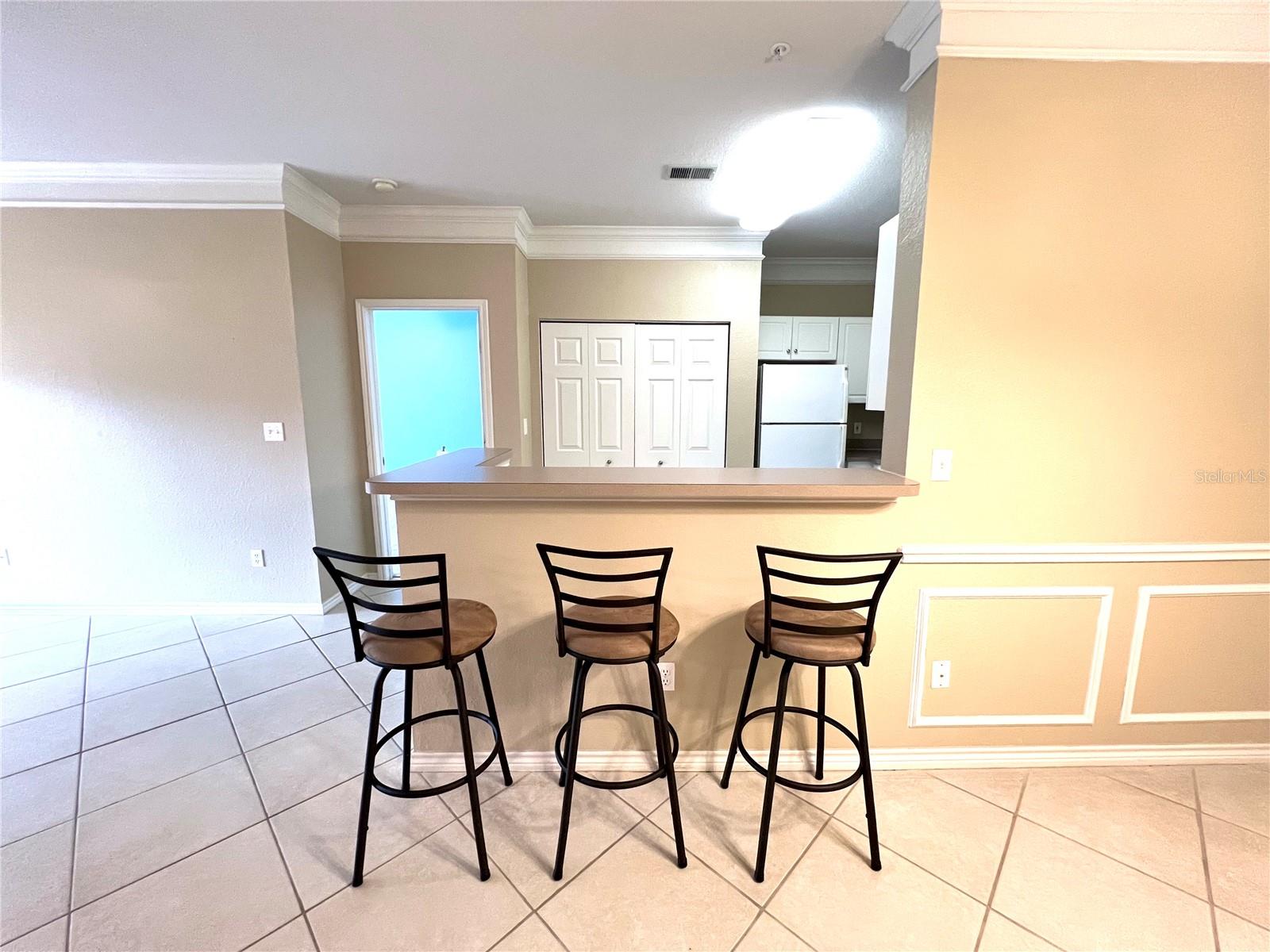 4333 BAYSIDE VILLAGE DR #327