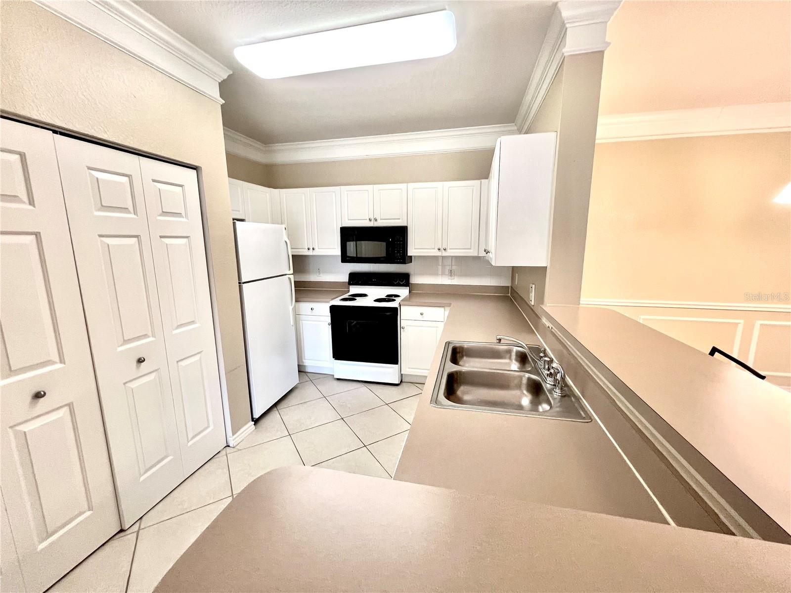 4333 BAYSIDE VILLAGE DR #327