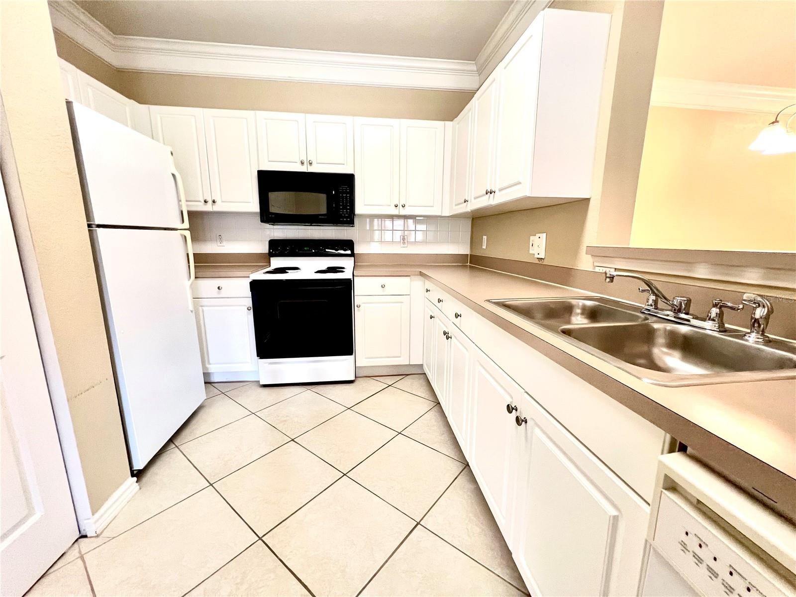 4333 BAYSIDE VILLAGE DR #327